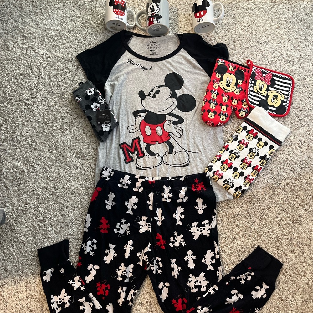 Disney Mickey Mouse Lot